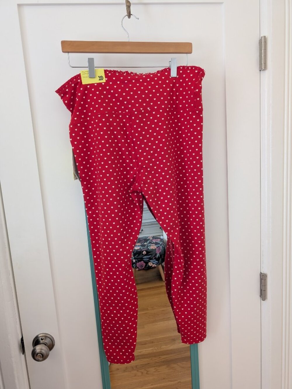 NWT All In Motion Heart Print 7/8 Leggings in Size XXL - Picture 7 of 16